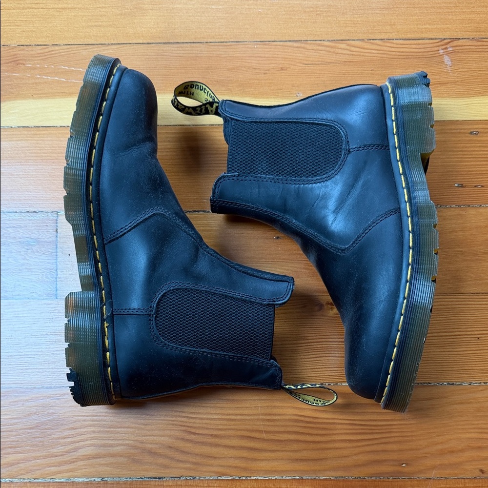 Dr. Martens Black 2976 Wintergrip Water Resistant Chelsea Black Boots Size 9